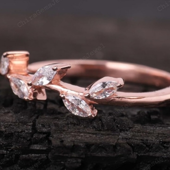 Marquise cut Moissanite wedding band vintage Delicate rose gold wedding ring Lea - Picture 3 of 7